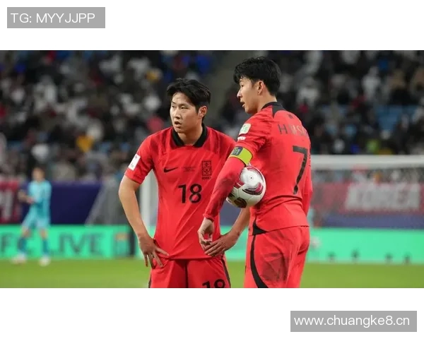 亚洲杯决赛激战正酣 强强对决见证亚洲足球新纪元的到来 亚洲杯决赛激战正酣 强强对决见证亚洲足球新纪元的到来